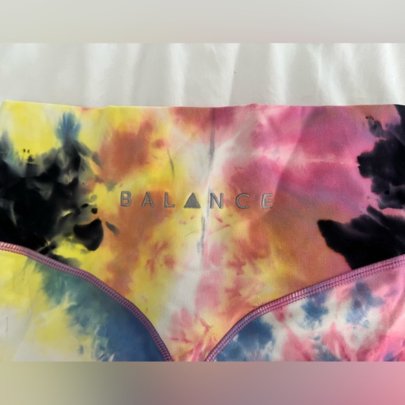 Balance Athletica/ Vitality Atmos Cloud Leggings - Picture 4 of 6